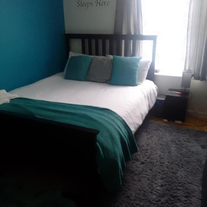 3 Bedroom Brixton Apartment Лондон Екстериор снимка